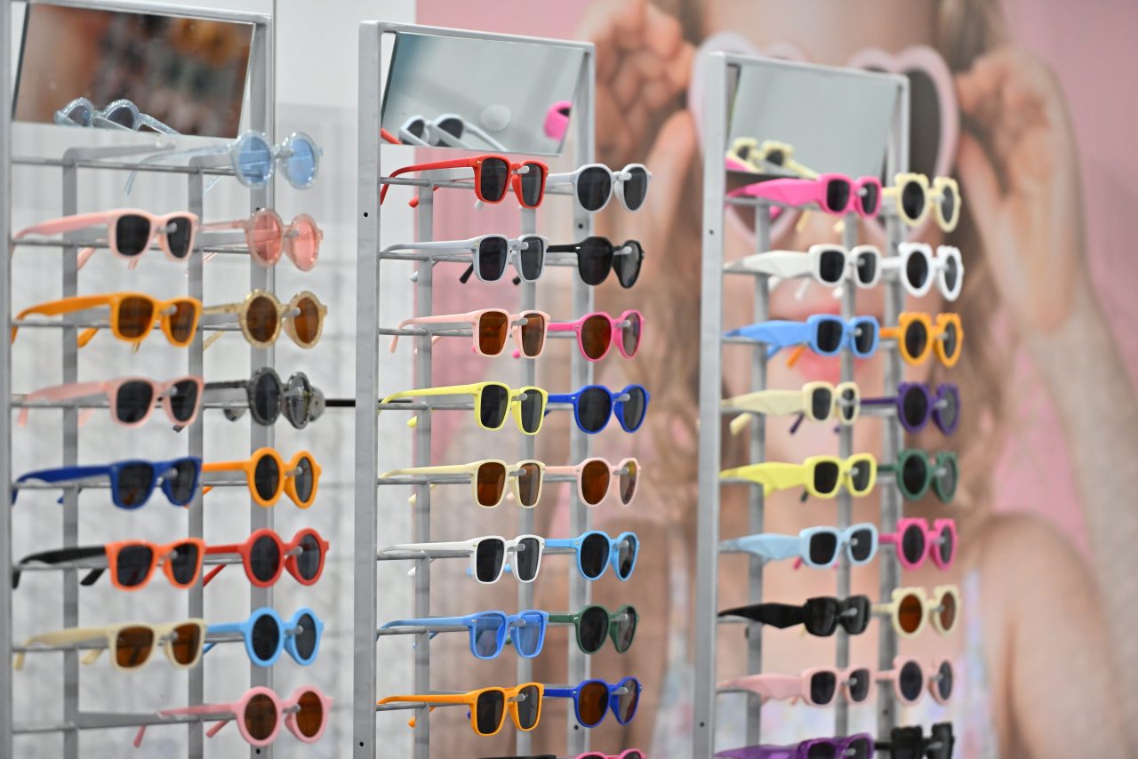 Jeans hanging on a rack at the CBME Türkiye exhibition